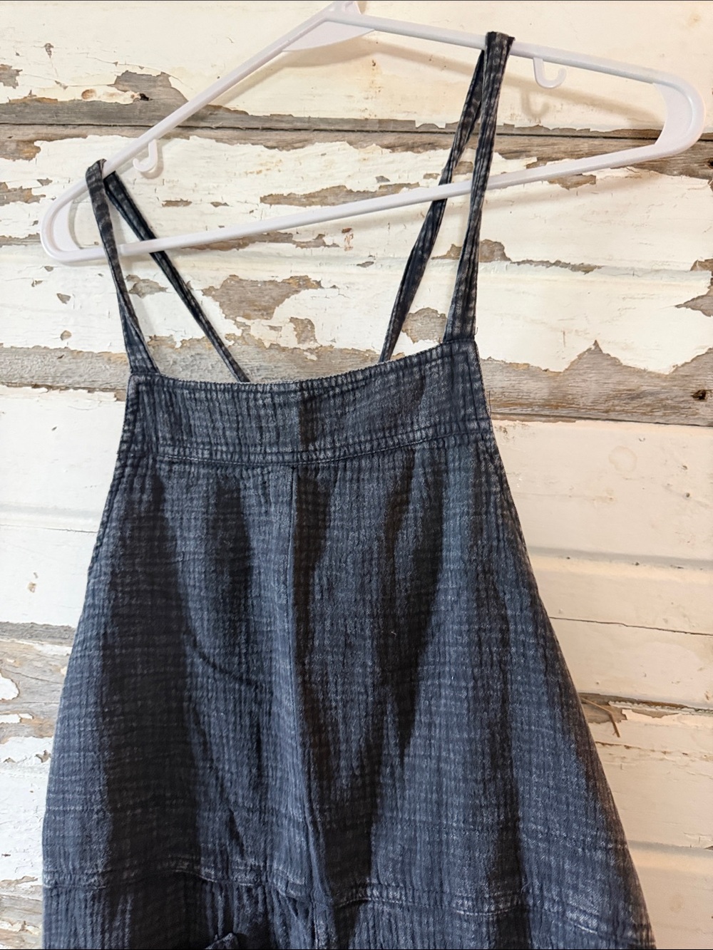 Women's Black Textured Wide-Leg Overalls with Front Pockets - Picture 4 of 9